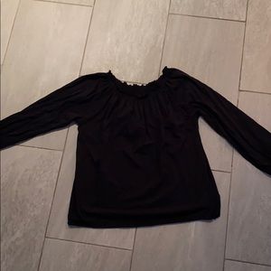 Off-shoulder long sleeve shirt